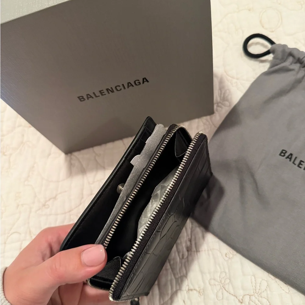 Balenciaga Black Croc Zip Wallet - Picture 3 of 4